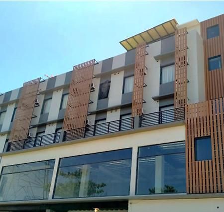Sultana Ysabella Hotel And Event Las Piñas Εξωτερικό φωτογραφία