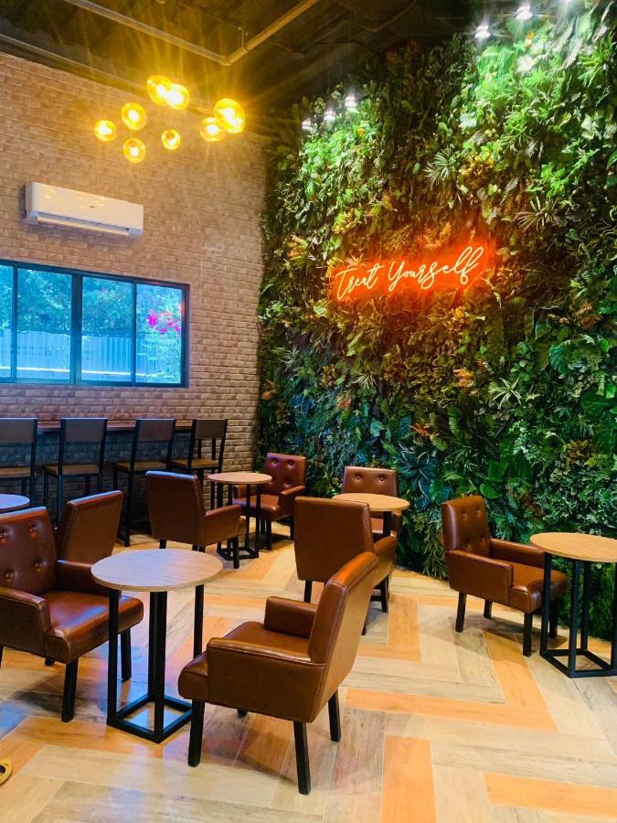 Sultana Ysabella Hotel And Event Las Piñas Εξωτερικό φωτογραφία